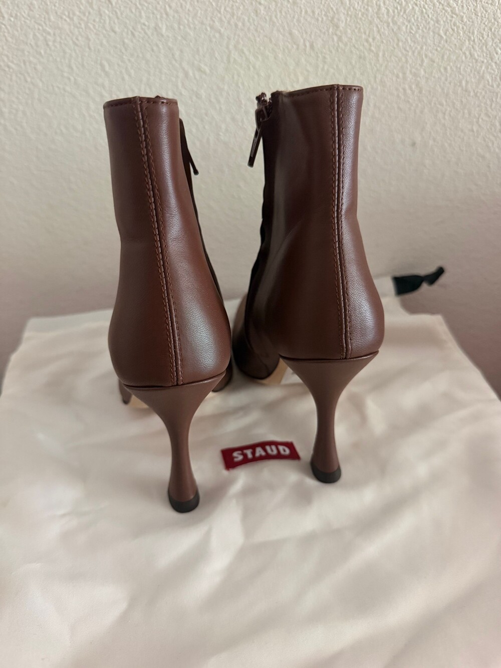 Staud CAMI ANKLE BOOT CLOVE LEATHER size 35 5 - Picture 4 of 9